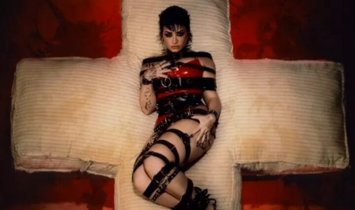 Demi-Lovato-lanca-disco-Holy-Fvck-com-pegada-bem-rock-n-roll