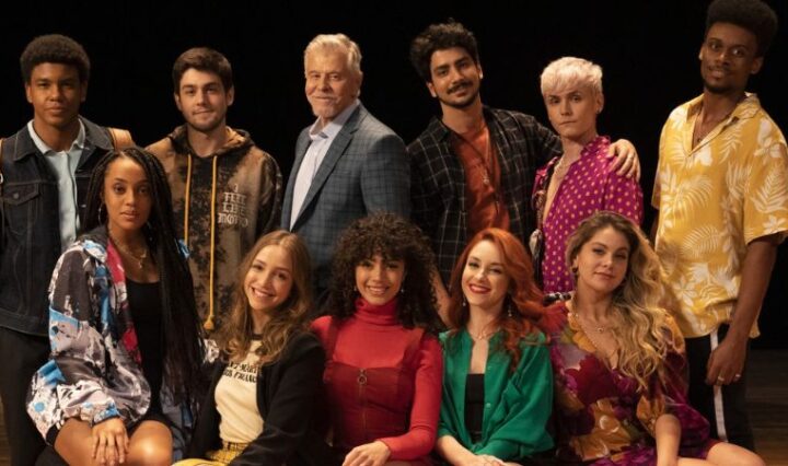 Liberada-previa-da-serie-musical-O-Coro-Sucesso-Aqui-Vou-Eu