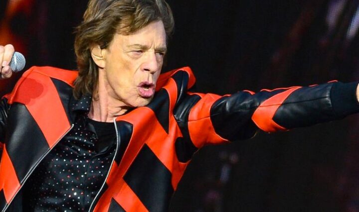 O-auge-do-sucesso-Mick-Jagger-e-flagrado-curtindo-o-show-do-Coldplay-Lider-dos-Rolling-Stones-gravou-video-para-o-Instagram-curtindo-a-musica-Fix-You