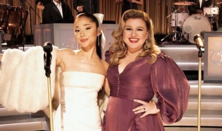 ariana-grande-e-kelly-clarkson-anunciam-lancamento-de-natal-foto